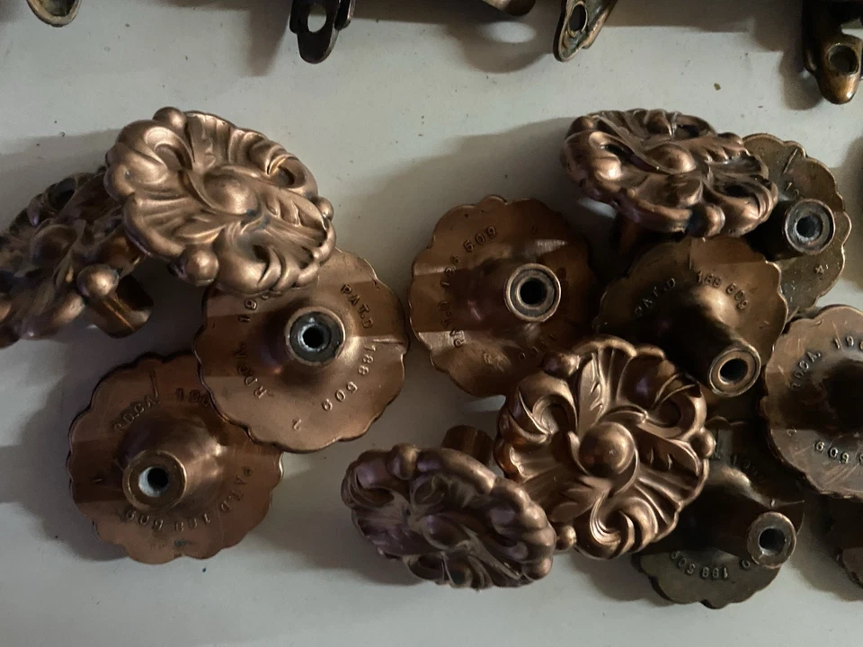 Lot of Old Brass Hinges and Knobs Pattented  1960 16 Knobs 10 Hinges - Image 3 of 4