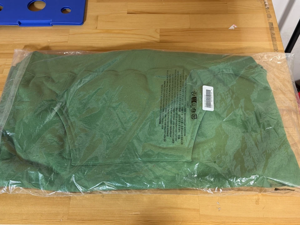 Sudadera con Capucha Supreme Caja Pequeña (FW24) Verde Polvoriento Talla 2XL Totalmente Nueva Foto 4 de 4