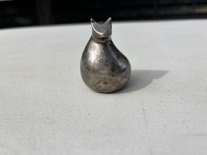 Swedish DANSK DESIGNS Silver Plate Fat Cat Paperweight.