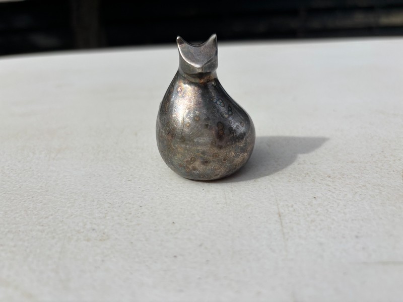 Swedish DANSK DESIGNS Silver Plate Fat Cat Paperweight.
