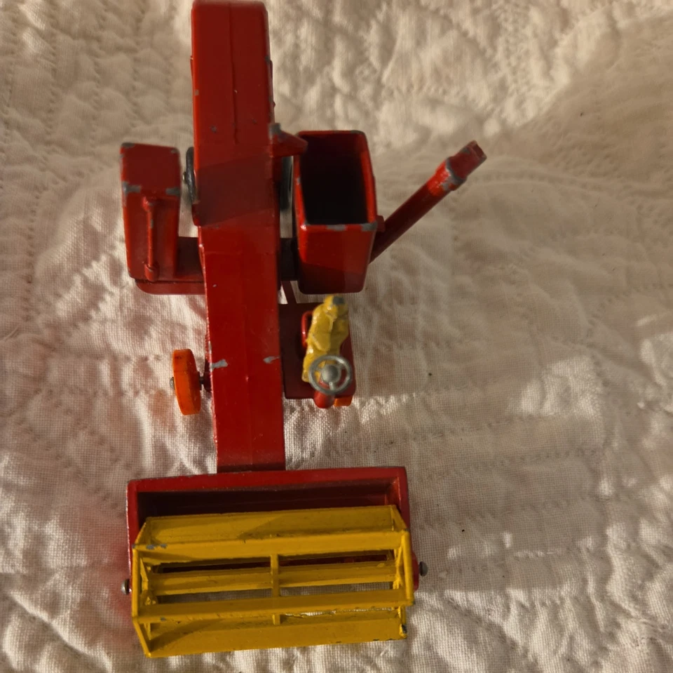 Vintage Lesney MAJOR PACK M-5 MASSEY FERGUSON COMBINE HARVESTER England - Image 3 of 4