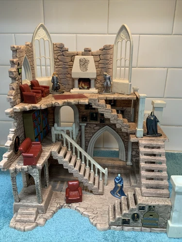 Harry Potter Nano Scene Gryffindor Tower with 4 Metal Nanofigs