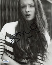 Sophie Turner Sexy Autographed Signed 8x10 Photo COA 