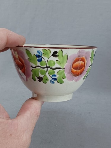 British Pearlware Enameled Red Pink & Blue Floral Tea Bowl & Saucer C. 1810 - Picture 4 of 14