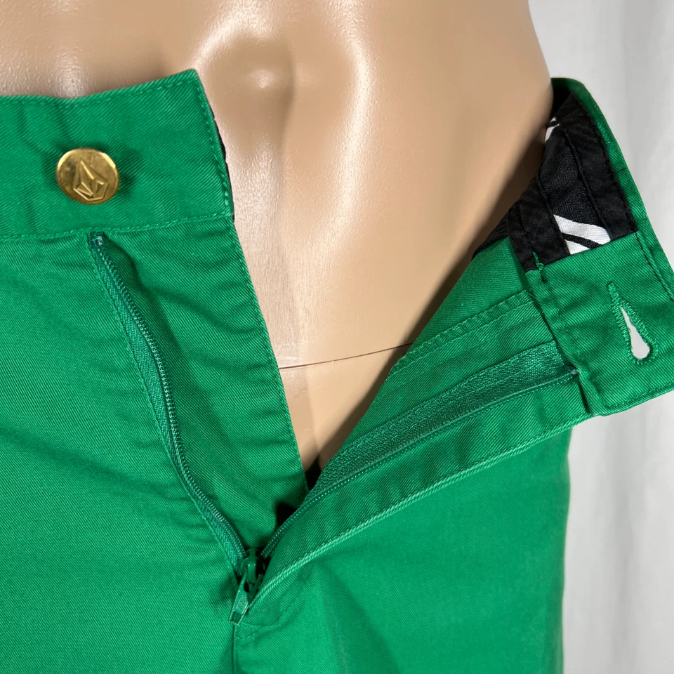 Volcom Men's 34W Green Long Twill Cotton Blend Casual Skate Frickin Chino Shorts - Image 2 of 4
