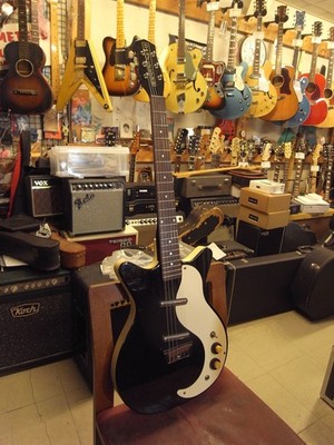 Danelectro 59DC Semi-Hollow E-Gitarre, Palisandersättel, gebraucht