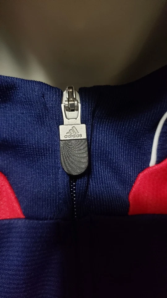 JAQUETA CHICAGO FIRE MLS SOCCER ADDIDAS 2XL MASCULINA AZUL VERMELHA ZÍPER COMPLETO EXCELENTE ESTADO - Imagem 4 de 4