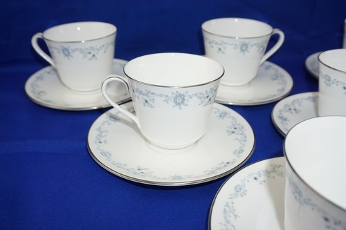Royal Doulton Angelique (6) Cups & (6) Saucers - Picture 4 of 12