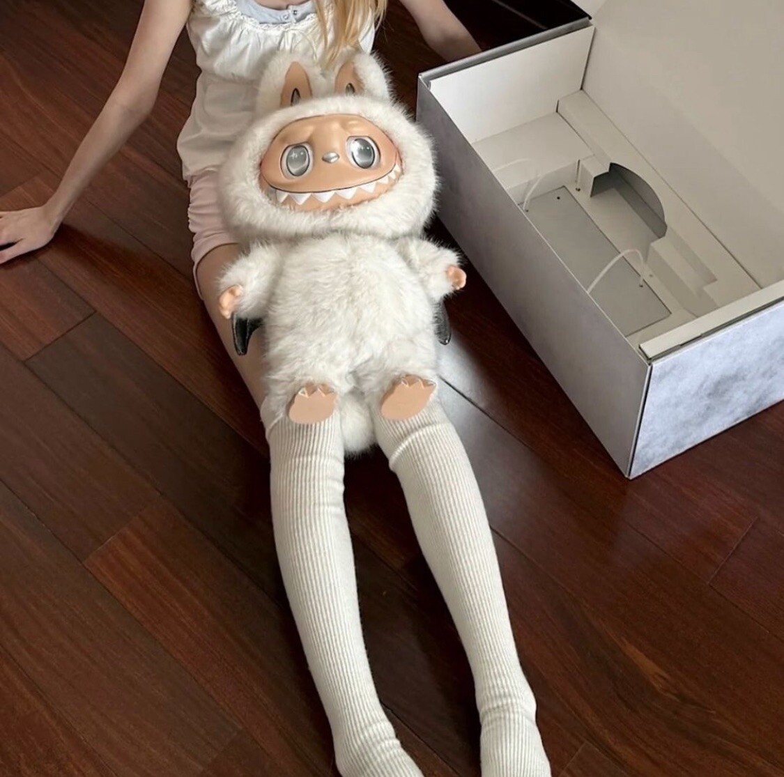 POPMART THE MONSTERS - ANGEL IN CLOUDS Vinyl Face Doll POPMART THE MONSTERS - ANGEL IN CLOUDS Vinyl Face Doll