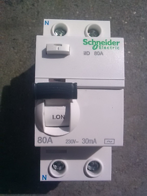 Interrupteur Différentiel Schneider 30mA 80A Type AC – Réf A9Z11280 (Neuf)