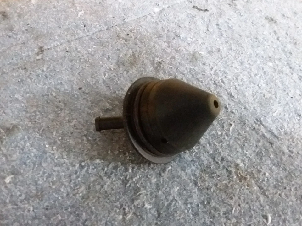 Respirador de válvula de aire Buell XB12s Lightning 04 2004 Foto 3 de 3