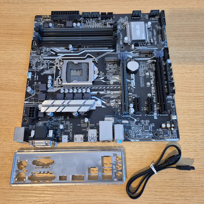 ASUS PRIME H270M-PLUS Micro ATX Sockel LGA1151 M.2 USB-C HDMI H270 Mainboard