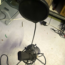 Black Condenser Microphone Kit w/ Shock Mount, Pop Filter  XLR Stand