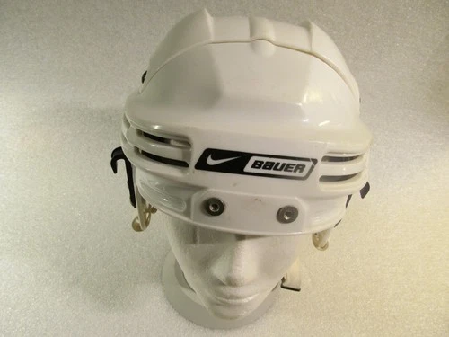 BAUER ICE HOCKEYWHITE  HELMET NBH 4500 MEDIUM SIZE