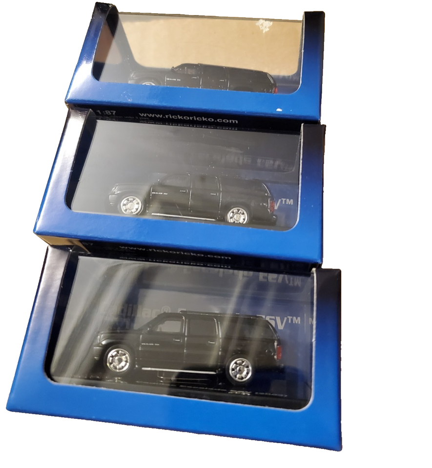 Ricko Cadillac Escalade (2003) 1:18 (Neu (gemäss Beschreibung)) in