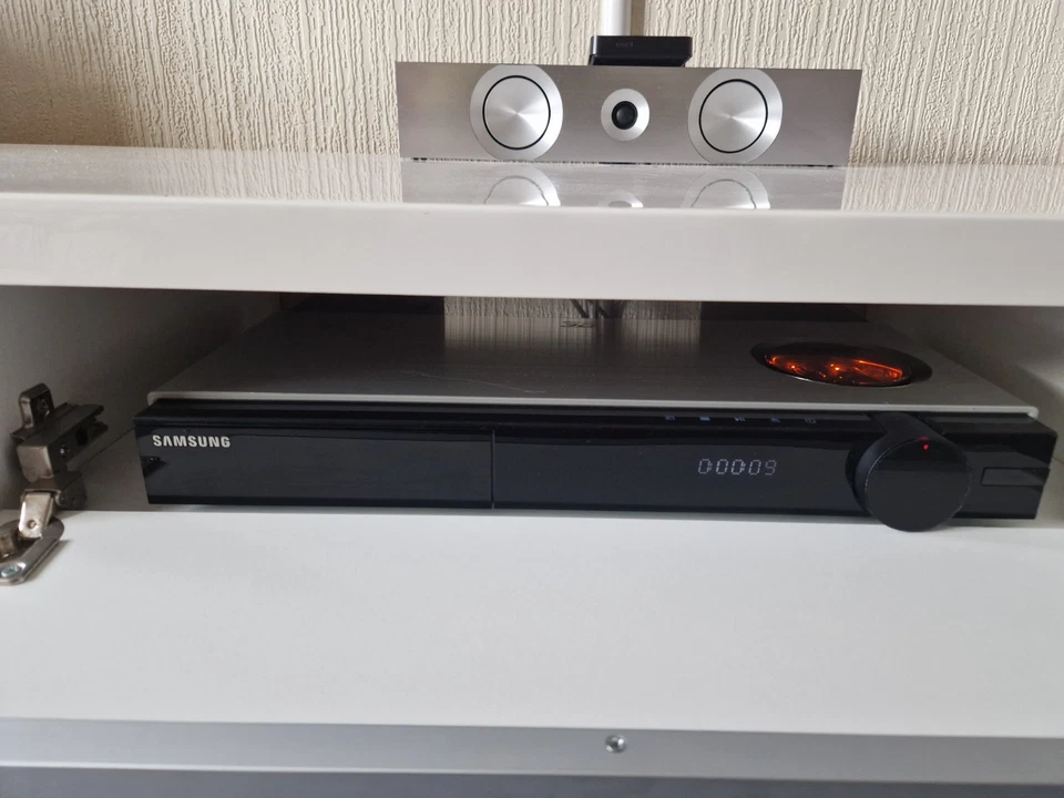 Samsung HT-F9750 Bluetooth 1330W Blu-ray 7.1 SMART Home Surround Sound System - Bild 4 von 4