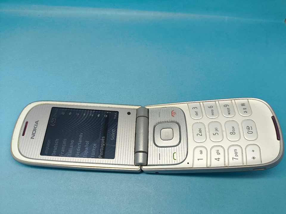 NOKIA 3710 FOLD Pink Unlocked Mobile Flip Phone - Image 4 of 4