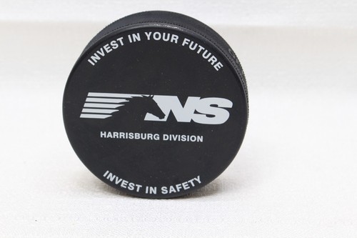 NORFOLK SOUTHERN RAILROAD HOCKEY PUCK HARRISBURG DIVISION OFFICAL GEAR NS SPORTS