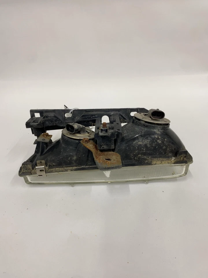 1992-96 Buick LeSabre Headlamp Assembly Right RH - Image 4 of 4