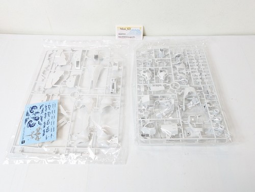 Premium Bandai MG 1/100 MSN-04 Sazabi Gundam Collection Ver. Limited Model kit - Picture 16 of 24