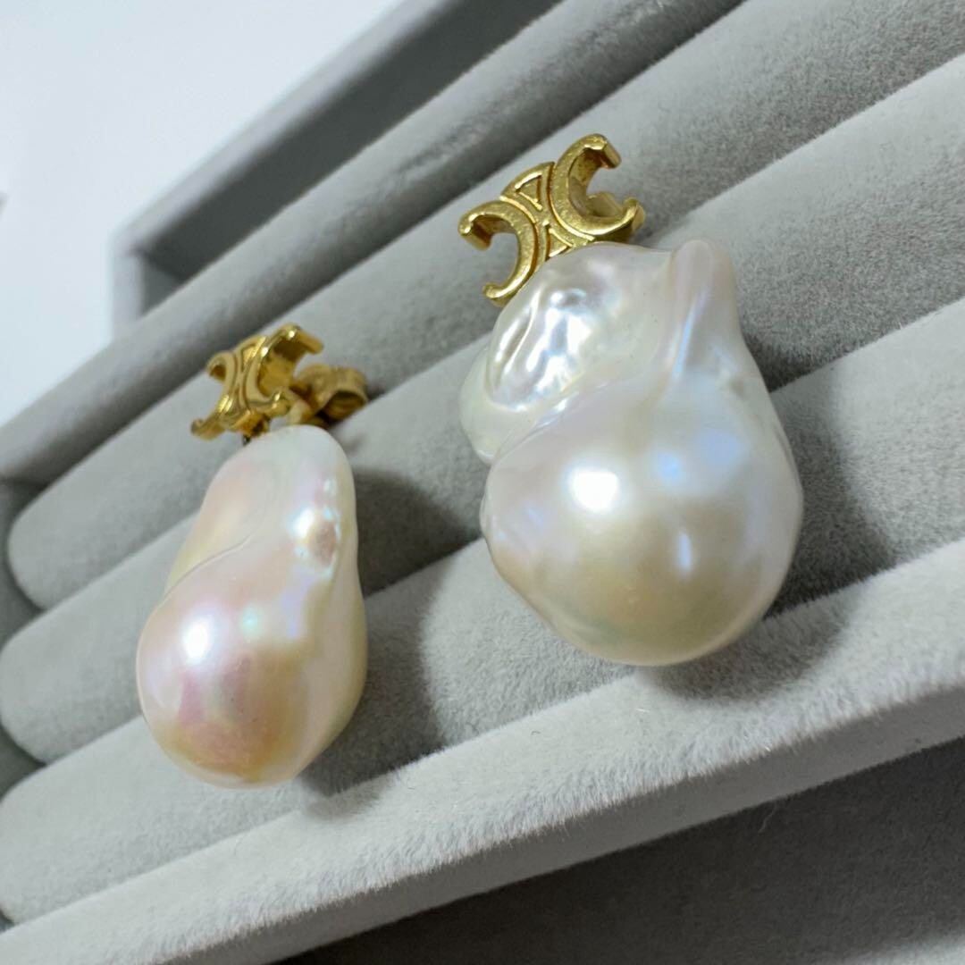 ピアス Celine Pearl Earrings Authentic CELINE Baroque Triomphe Earrings Pearl Used Japan