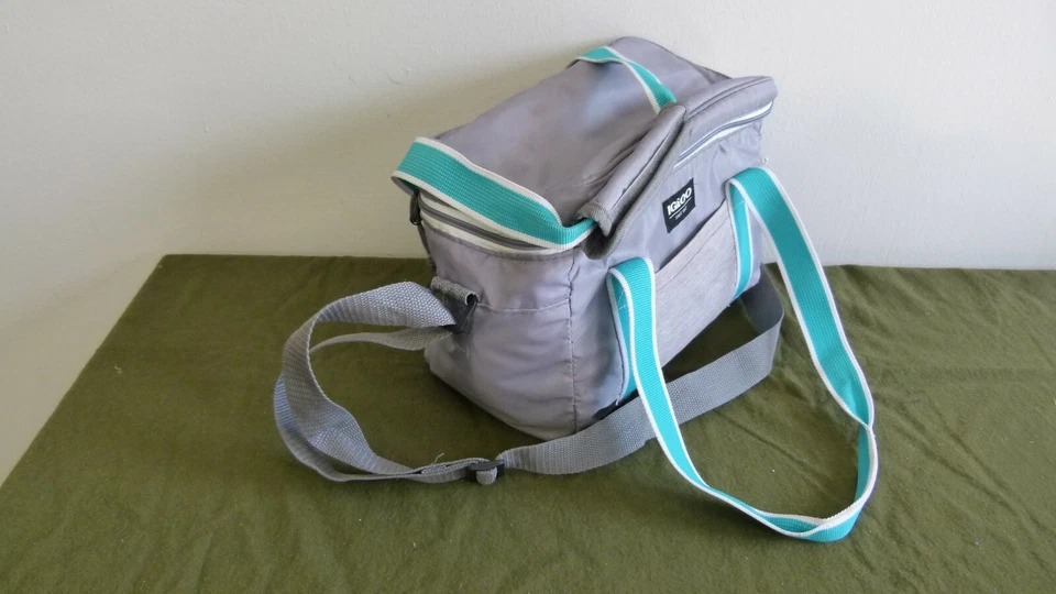 IGLOO Lunch Companion Cooler Tote Bag Shoulder Strap Gray Color - Image 4 of 4