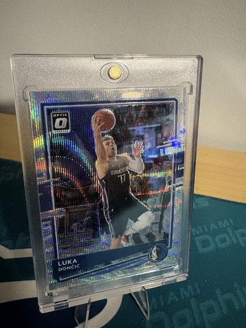 2020-21 Panini Donruss Optic - Luka Dončić #86 Wave Prizm