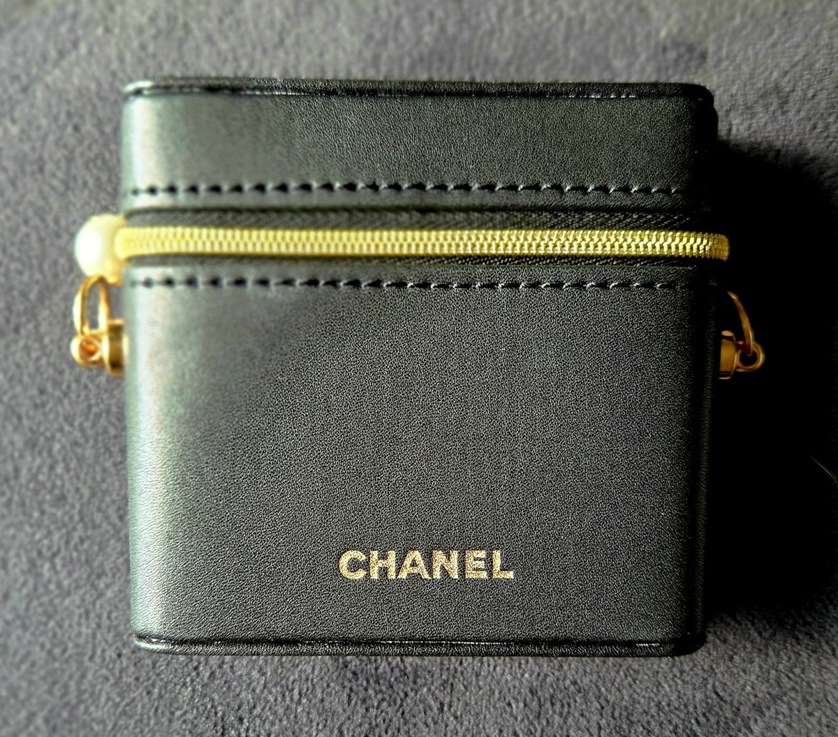 CHANEL BEAUTE Lipstick Case w/ Detachable Chain Faux PEARL Zipper