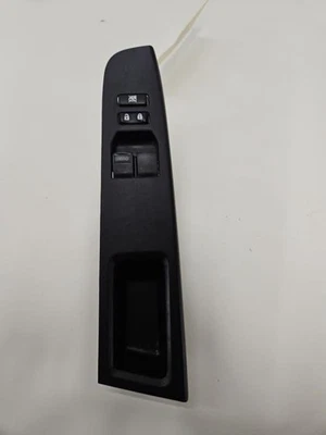 Interrupteur de leve vitre avant gauche TOYOTA YARIS 3 PHASE 3 8482002340 1NZFXE - Photo 1/3