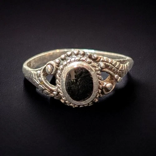Vintage 925 Sterling Silver Ring With Black Gemstone Size 6.5