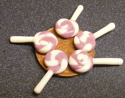 Puppenhaus flache Lutscher 5 mauve und weiß Maßstab 1:12 Miniatur Süßigkeiten Tumdee