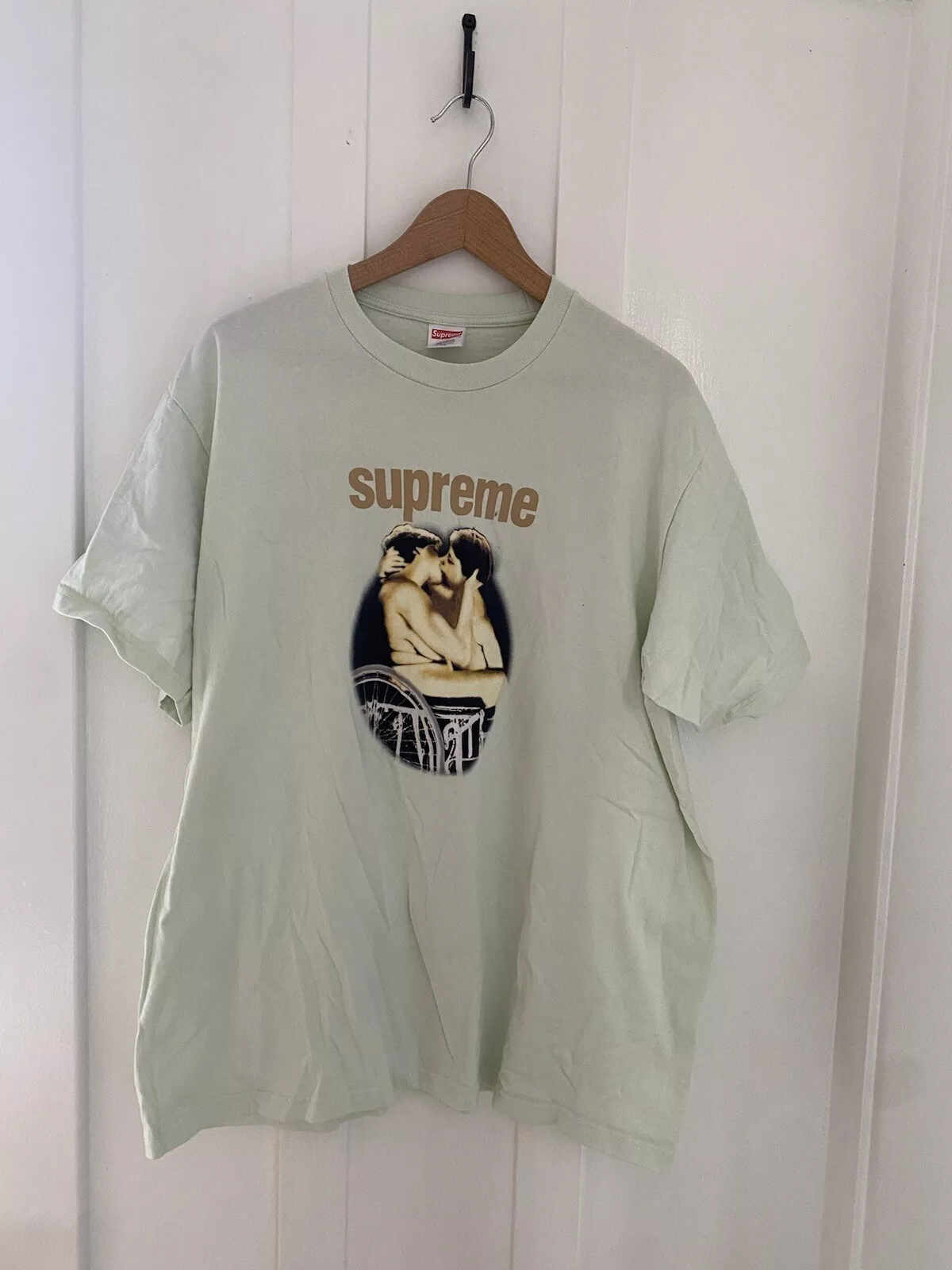 Tee Supreme Kiss