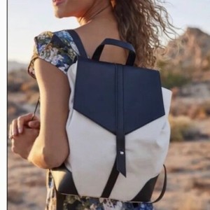 deux demi backpack