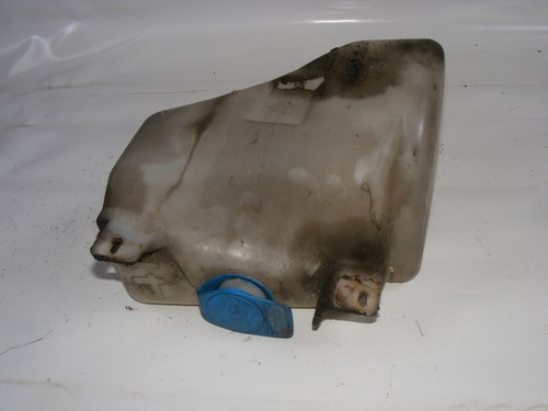 VW Golf 3 Wischwasserbehälter Scheibenwaschbehälter mit Pumpe 1H0955453