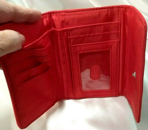 Vera Bradley's Tri Fold EURO WALLET in FIRE RED Solid Pattern, Purse, NWT - Picture 10 of 12