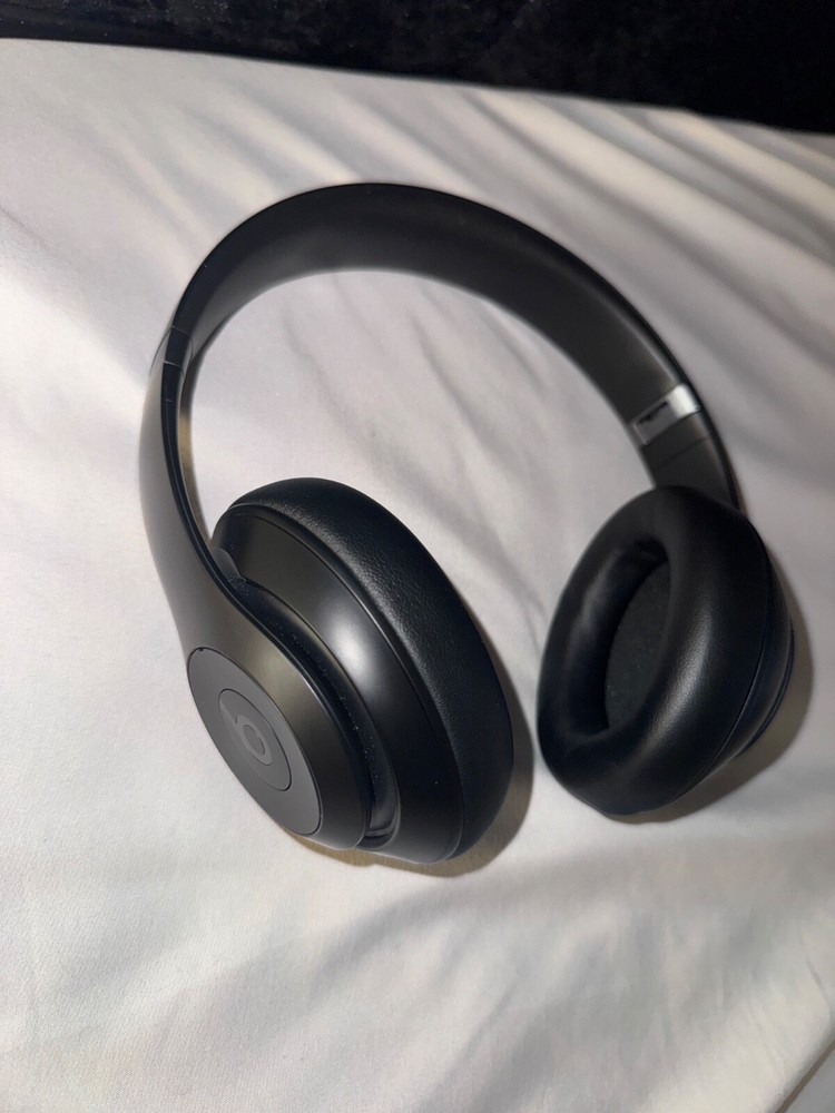 Beats by Dr. Dre Studio Pro Wireless Bluetooth Headphones - Black MQTP3LL/A
