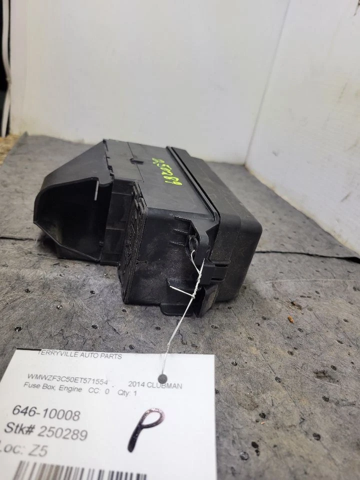 Fuse Junction Box Engine Fits 12-16 COUNTRYMAN 1636667 - Image 2 of 4