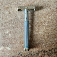1966 Gillette L-3 DE Safety Razor Starburst Lady Blue Double Edge Shaving VTG