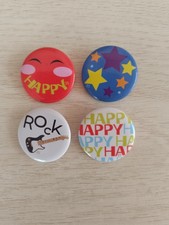 Lot de 4 Broches /Pins /Badges à épingles NEUF