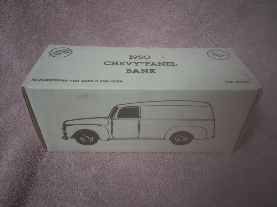 Camión de panel Ertl #9198 Hershey Auto Club juzgado escala 1/25 Diecast Bank 1950 Foto 3 de 4