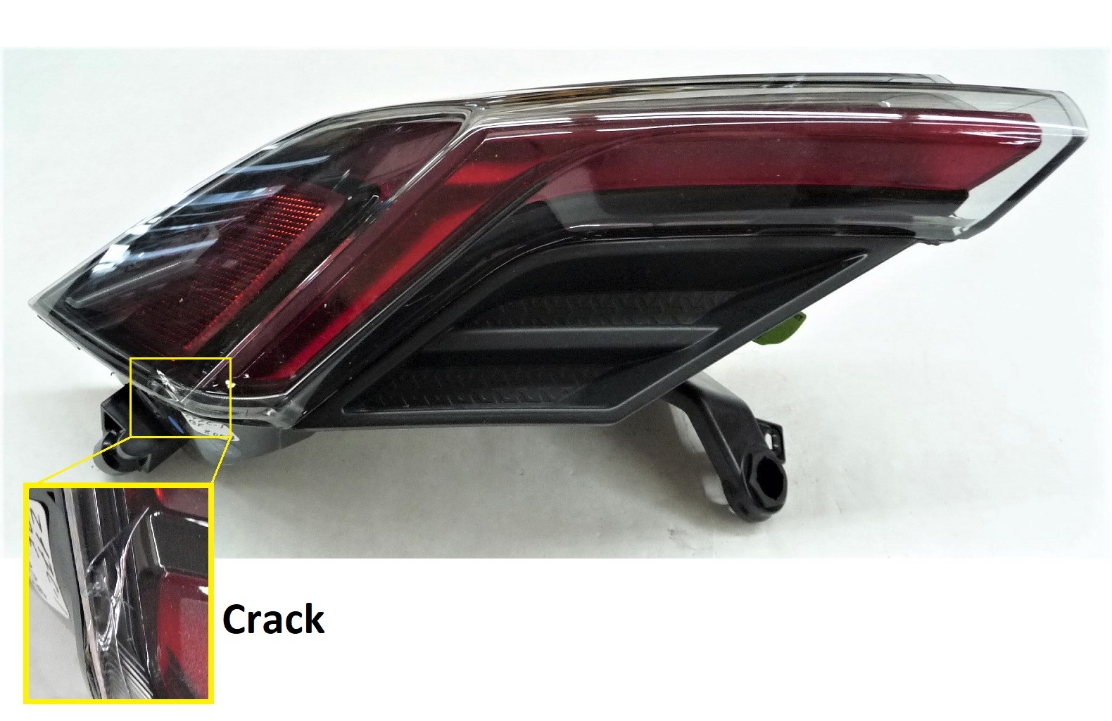 19-24 Lamborghini Urus Left Taillight Lamp on 1/4 Panel 4ML945069A OE Crack