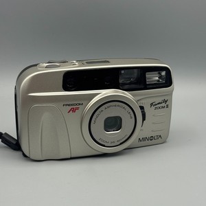 Minolta Family Zoom II Kompaktkamera - DEFEKT - Display blinkt