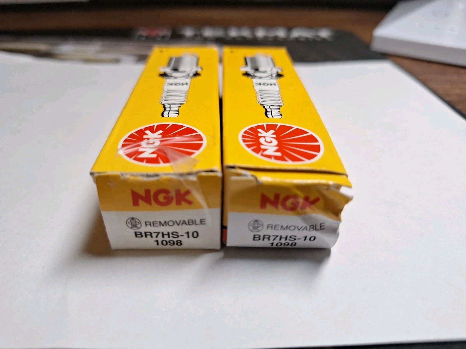 Pack Of 3 Genuine NGK Standard 1098 BR7HS-10 spark Plugs.