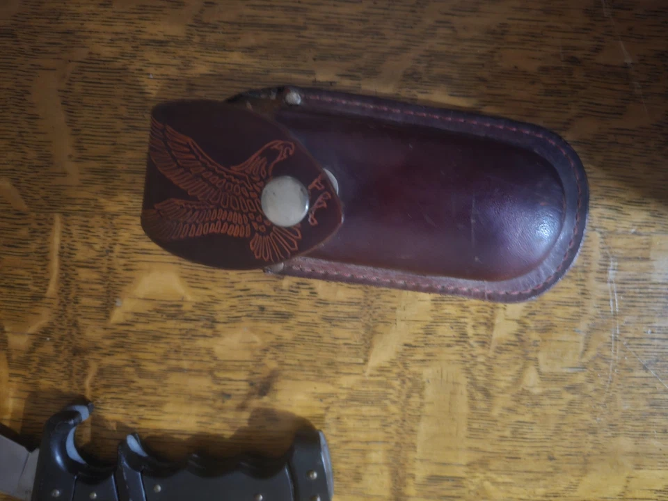 3 cuchillos plegables y 2 fundas de cuero caza pesca camping Foto 4 de 4