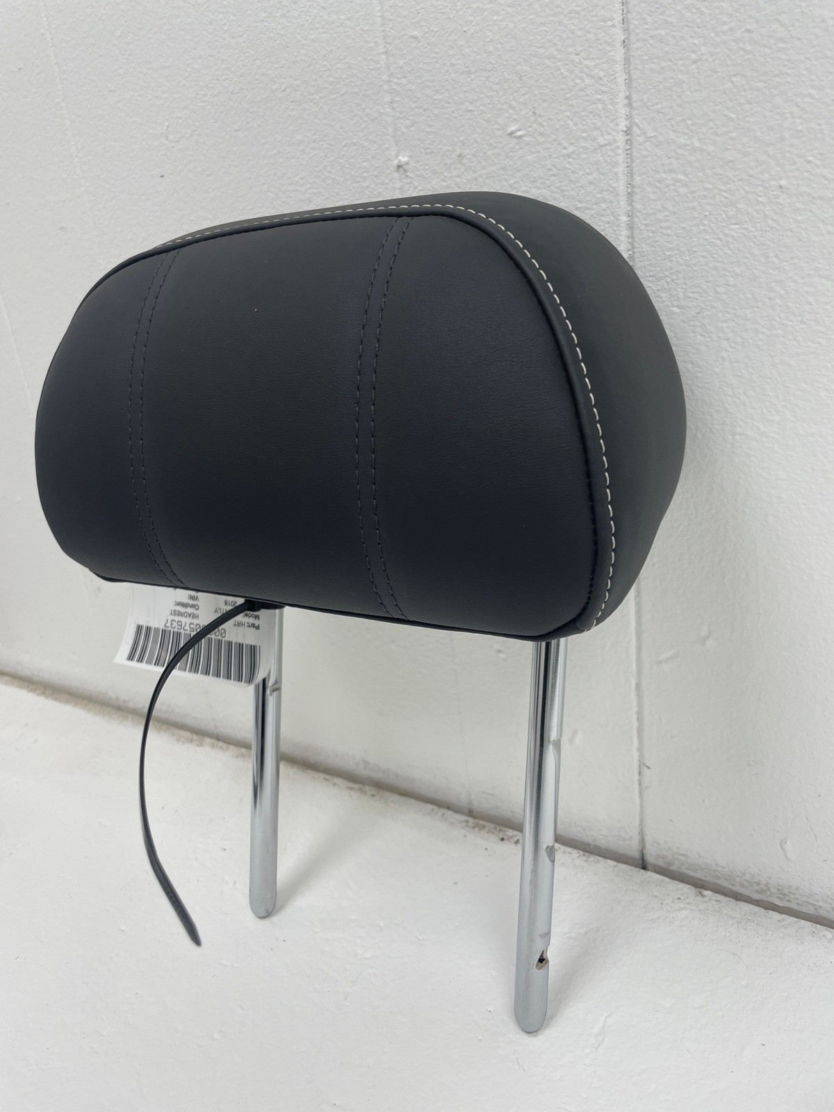 2015-2020 BENTLEY BENTAYGA OEM Rear Right Head Rest Beluga Black Leather