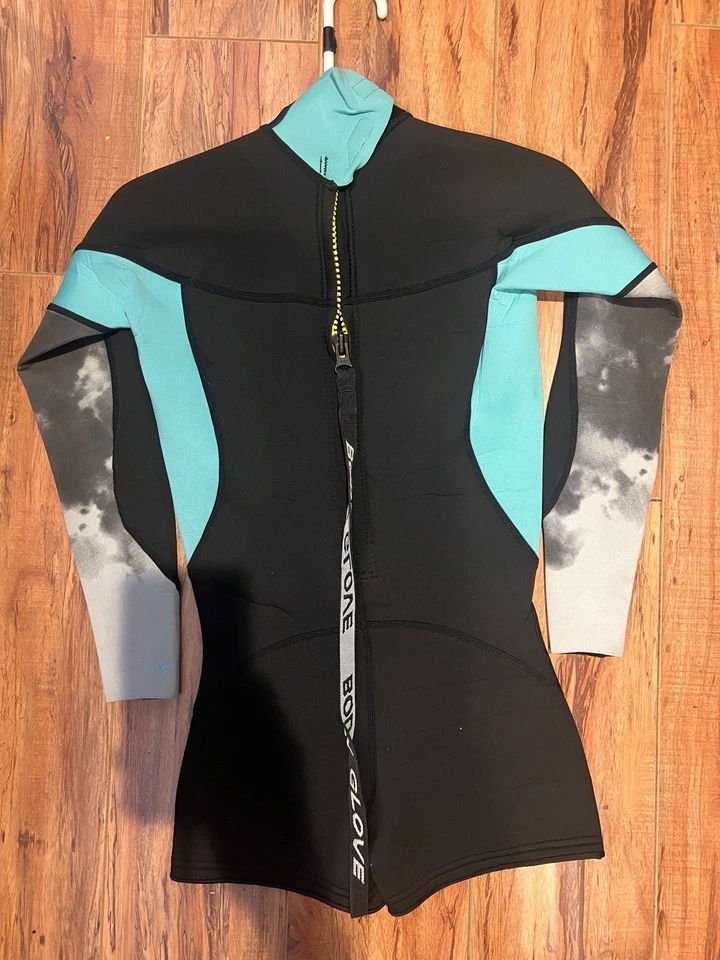 New Body Glove Woman Stellar 2mm Women Back Zip Springsuit Wetsuit - Image 2 of 4