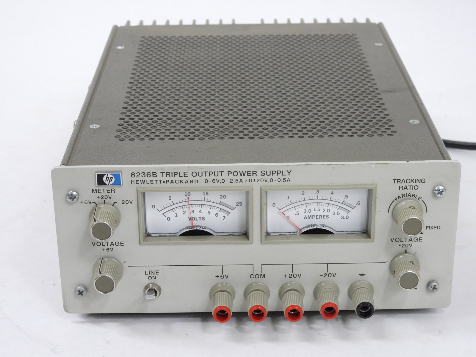 HP 6236B Triple Output Adjustable DC Power Supply 0-6VDC 0-20VDC (works well)
