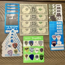 Alice Cooper Concert Tour Pass Lot 20 Guitar Picks Billion Dollar Bills 