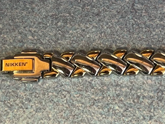 NIKKEN UNISEX TRIPHASE MAGNETIC 2 TONED GOLD/SILVER LINK BRACELET #19093-DISPLAY - Image 4 of 4