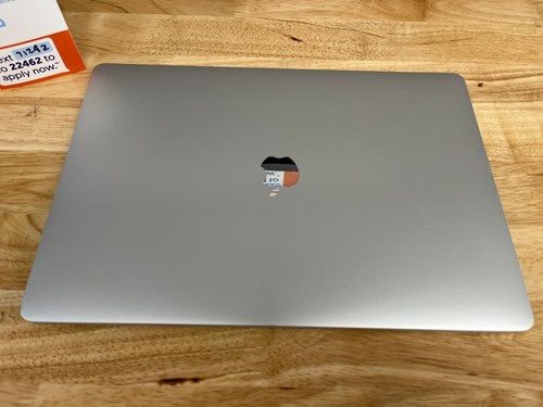 Apple MacBook Pro 16" Retina Laptop 2019 mit TOUCHBAR i7, 512GB SSD, 16GB RAM - Bild 9 von 10